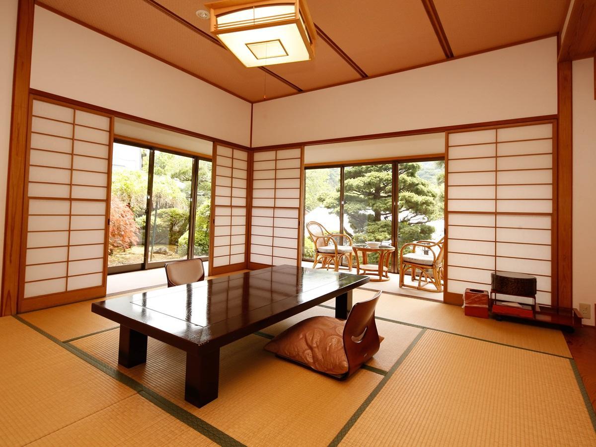 源泉掛け流しの宿albergo湯楽 Yugawara Luaran gambar