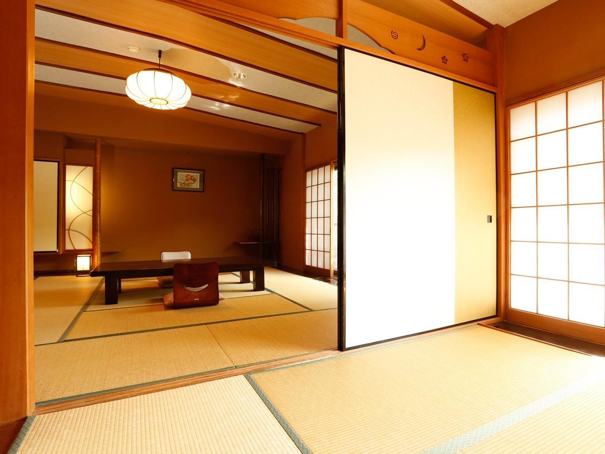 源泉掛け流しの宿albergo湯楽 Yugawara Luaran gambar