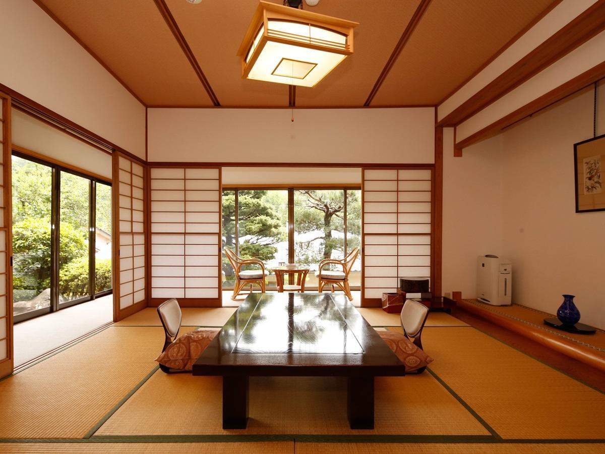 源泉掛け流しの宿albergo湯楽 Yugawara Luaran gambar